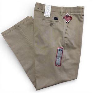 Dockers Men's Classic Fit Flat Front Khaki Pants 30 X 30